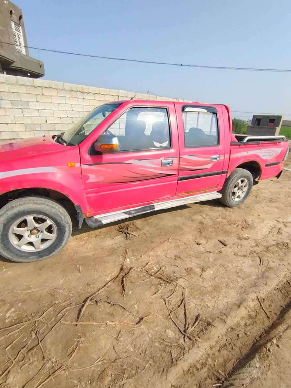 للبيع فتون موديل ١٣كير محرك شرط تخم تاير حداديه جديده  دوشمه كهربائيات كلهه شغاله  رقم مثنى مداور ثاني يوم السعر ٣٨وبيهه مجال الاتصال عله الرقم مكلف بل النشر *********** هاذه
