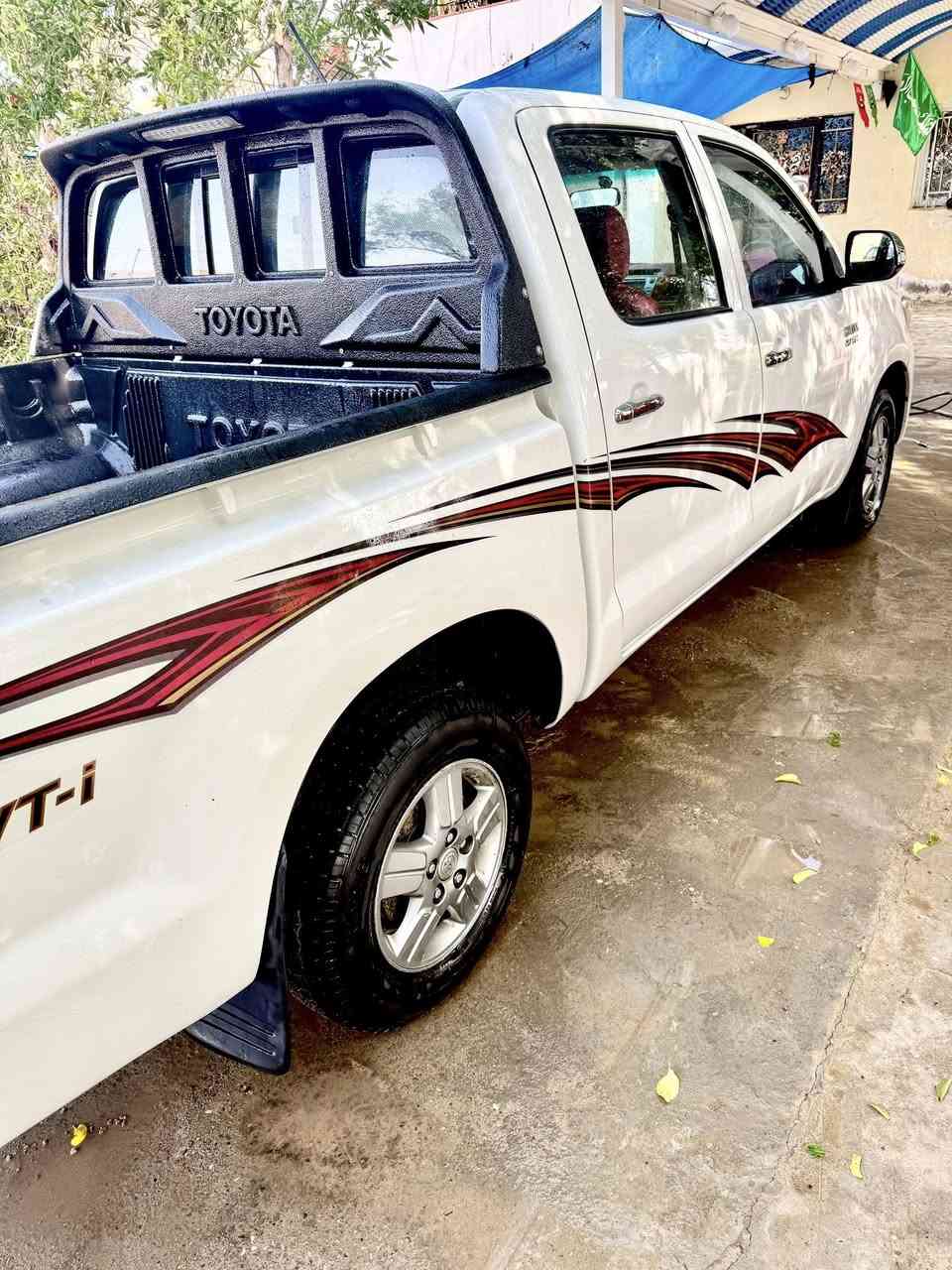 سلام عليكم هايلوكس 2014 رقم ميسان مميز كير عادي مكفوله كفاله عامه لا فتح ولا صبغ ولا بارد ولا شخط المكينه والكير برغي ما مفتوح بيهن السياره على وضع الشركه السعر 190$ وبيها مجال قليل 
ما متواجد على الفيس مكان السياره ميسان
***********

***********
