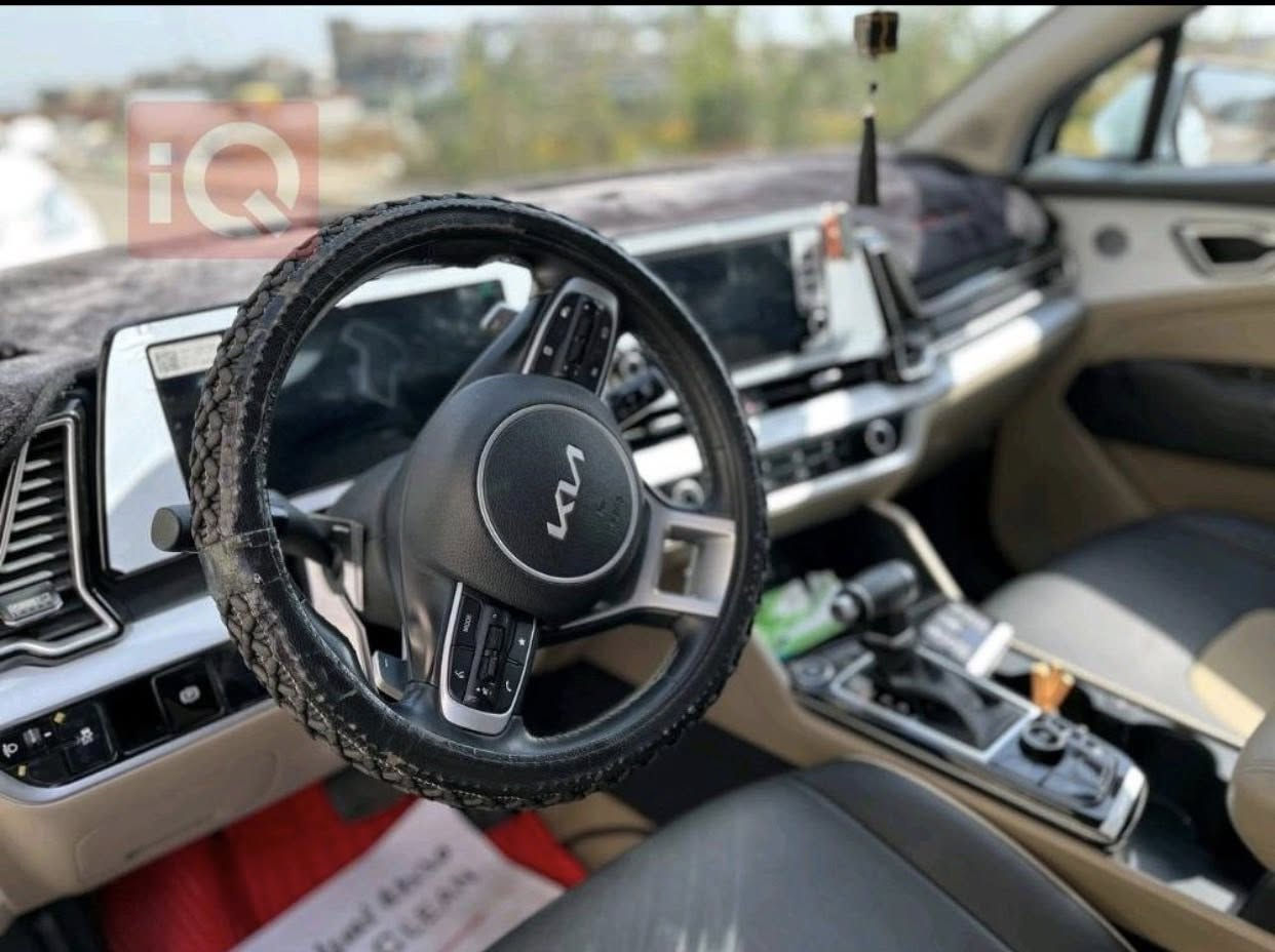 السلام عليكم
عندي كيا سبورتج 2024 ، ماشيه 16,600 كم، كلين تايتل.
السيارة باسمي ومسجلة رسمي، والحمدلله نظيفة جداً وشخط ما بيها. • ✨ سيارة استعمال شخصي ونظيف جدا

الحمدلله اسمي طلع للحج هاي السنة، لذلك نويت أبيعها 

📍 السكن: بغداد – المحمودية / حي السلام

للمهتمين والاستفسار عالخاص 📩.                           
    • 🔥 فرصة حقيقية
 • 🔥 ممشى قليل جداً
 • 🔥 سيارة ما تحتاج ولا دينار صرف
 • 🔥 جاهزة للاستخدام فورا المواصفات:  
✔️ كاميرا خلفية
✔️ بصمة + نظام المفتاح الذكي
✔️ شاشة
✔️ Apple CarPlay
✔️ 6 وسائد هوائية
✔️ AWD
✔️ ABS
✔️ مثبت سرعة
✔️ تحكم إلكتروني بالثبات
✔️ مراقبة النقطة العمياء
✔️ حساسات ضغط الإطارات
✔️ تدفئة مقاعد ومقود
✔️ مقاعد كهربائية
✔️ تحكم تلقائي بدرجة الحرارة
✔️ شاحن لاسلكي
✔️ تشغيل عن بعد
✔️ حساسات مطر
✔️ حساسات وقوف
✔️ كشافات ضباب
✔️ وضعيات قيادة
✔️ قفل أمان للأطفال
✔️ تبريد خلفي
وغيرها من المواصفات الكثيرة ✨

السيارة فرصة للي يريد نظافة وممشى قليل، وما تحتاج أي صرف.


**إذا كنت صاحب هذا الإعلان وتريد حذفه لأي سبب، رجاءا أرسل رسالة إلى الدعم الفني**