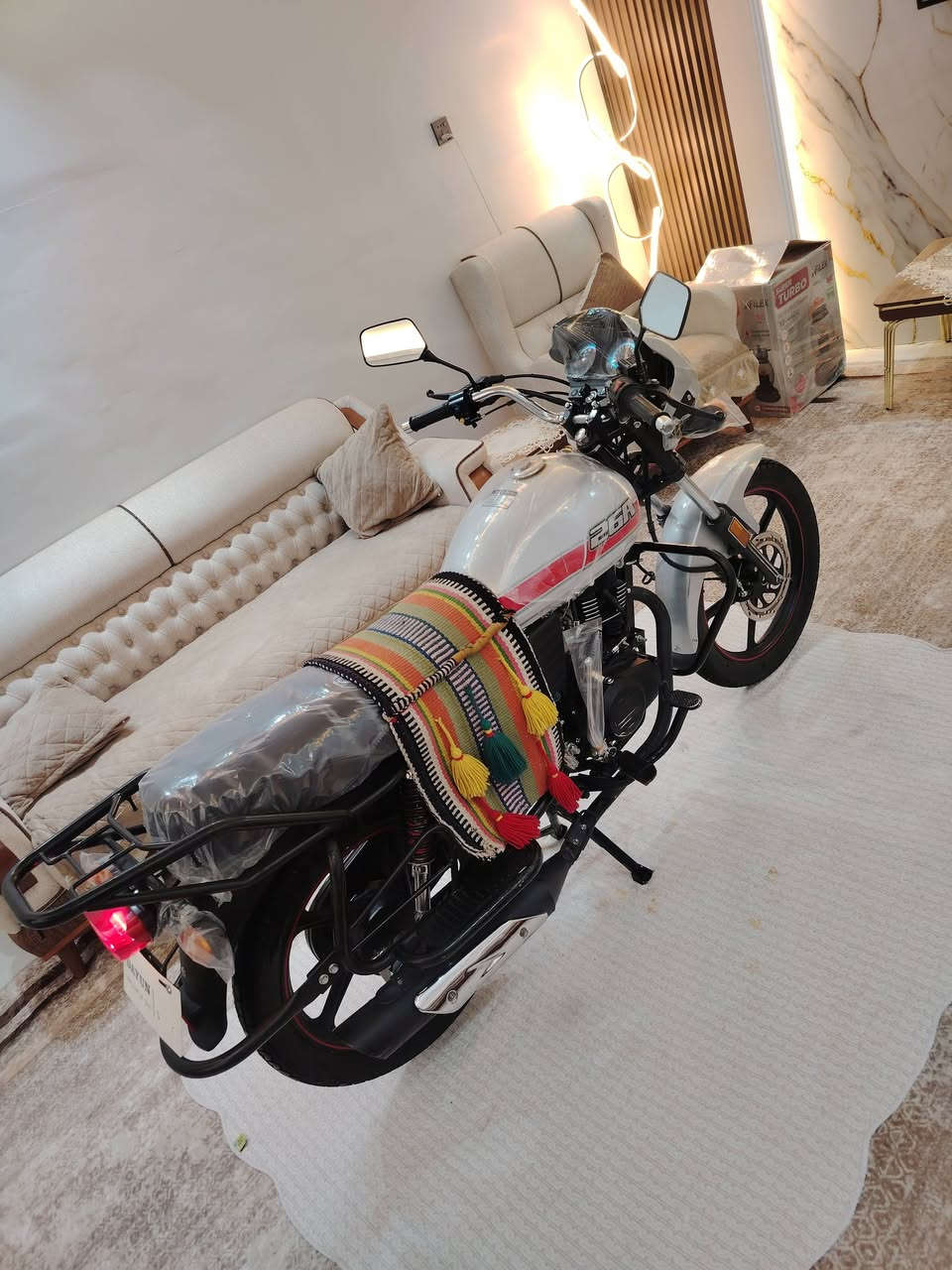 #دايوان مديل 2023 كفاله من الصبغ وطخه ماشيه 8000 شراي هذه رقمي ***********
