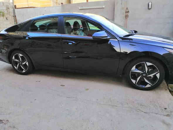 منزل سعرها للبيع سريع 
النترا 2021 
مكينه 2000 دوش
البيع حادثهة صبغ بنيد وجاملغ السيارة اليبل واحد ما بيهة اي قطعة مبدلة السيارة كفالة من الغد وشاصي او مكينة وكير مكفول ماشية 116 ميل بيهة  بيهة رصعه  على كد شبر بل قمارة مال تحميل  
مكان بغداد
 ب١٣٥ 
***********
