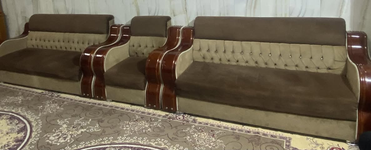 سلام عليكم تخم ونص 15مقعد تفصال للبيع الاستفسار.    ‭٠٧٧٧ ٩٣٥ ٤٠٣٣‬
