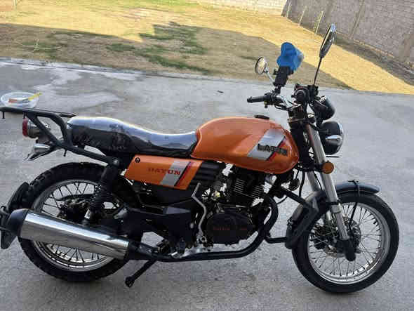 السلام عليكم دايون لايتي 
موديل 2022
اوراق اصولي محرك 200مكفوله كفاله عامه مابيه اي نقص دراجه نضيفه كلشش لايت زنون كهربائيات كله شغاله مكان حله شارع 80سعر 1625وبيه مجال حك الجيه رقم ***********
