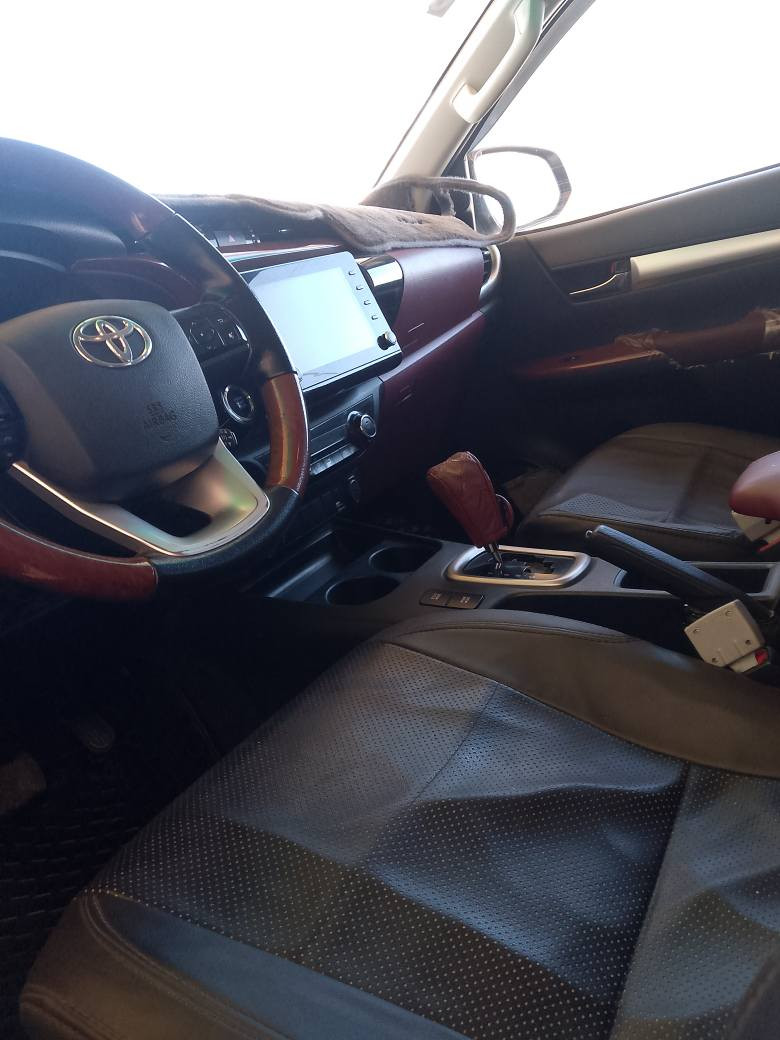 سلام عليكم تيوتا هايلوكس للبيع مكفوله كفاله عامه ماشيه 95 الف حقيقي رقم بغداد دولي كويتي باب اول سياره موديل 21 جديده بمعنه الكلمه الرقم ***********
