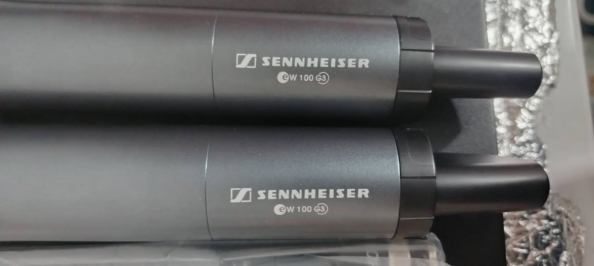 السلام عليكم ورحمة الله وبركاتة خدام الحسين توفرن مايكات لاسلكي باله جديد بكارتونته وجيسه مامستعملات من شركة Sennheiser دبل مايك  الجيل 3 أمريكي مصنع لولاية كنده مع مايكات لاسلكي من شركة PHENYX PRO امتياز الماني اصلي دبل مايك اي استفسار هذه رقمي *********** اخوكم وخادمكم ملا عصام الكربلائي
