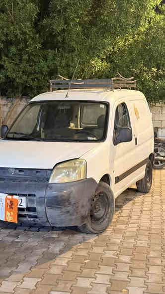 سلام عليكم
سيارة بانتر للبيع موديل 2012
محرك مكفول لا تبخير لا تنقيص
اكسنت كير مكفول
الهاتف***********
