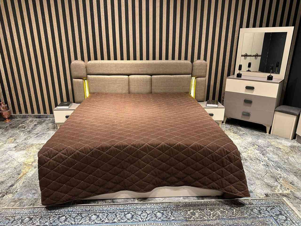 معرض صلاح آلدين للأثاث المنزلي للجمله والمفرد
وصول غرفه نوم تركي *اقتصادي* 5 قطع صبغ حراري _3مراحل_ 
▪️كنتور. 6 باب. 
▪️سرير 200x180
▪️كومدي عدد2 اناره لدات مخفي 
▪️ ميز تواليت 
▪️سرير حديد 10 ارجل يتحمل اكثر من 500 كيلو 
ضمان فتح فتح وشد اكثر من 10 مرات
متوفر كادر متخصص شد ونقل داخل وخارج تكريت 
#زورونا_تجدون_مايسركم🚶🏻‍♂️
#الفرع_الاول
تكريت الزهور   مجاور تانكي المآء قرب غصن الزيتون 
#الفرع_الثاني
تكريت الزهور


**إذا كنت صاحب هذا الإعلان وتريد حذفه لأي سبب، رجاءا أرسل رسالة إلى الدعم الفني**