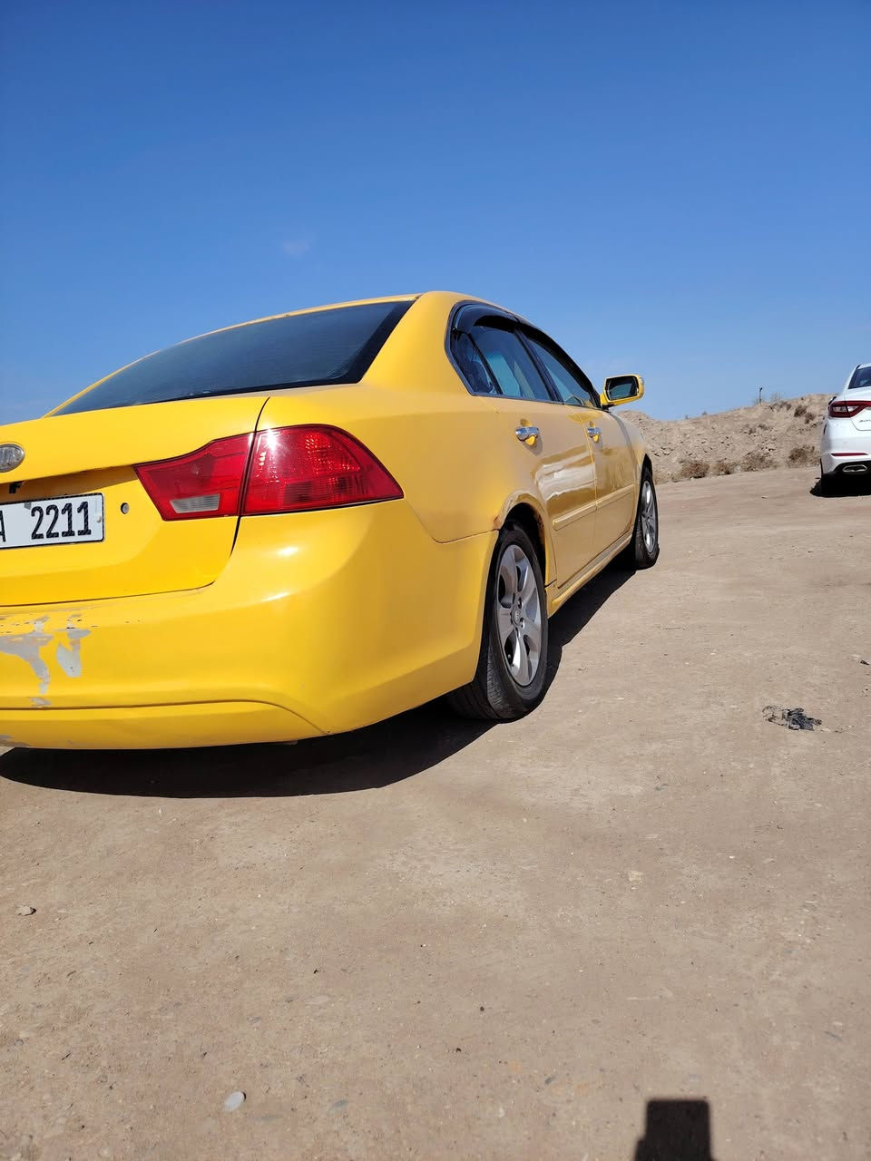 سلام عليكم ابتمه 2009 خليجي للبيع كير محرك تخم تاير كله جديد سيارة جاهزه ماناقصه برغي منضومه غاز مصفره هية وغرامه رقم جديد مثنى السعر 95وبيهه مجال  مكان السياره الديوانية ***********
