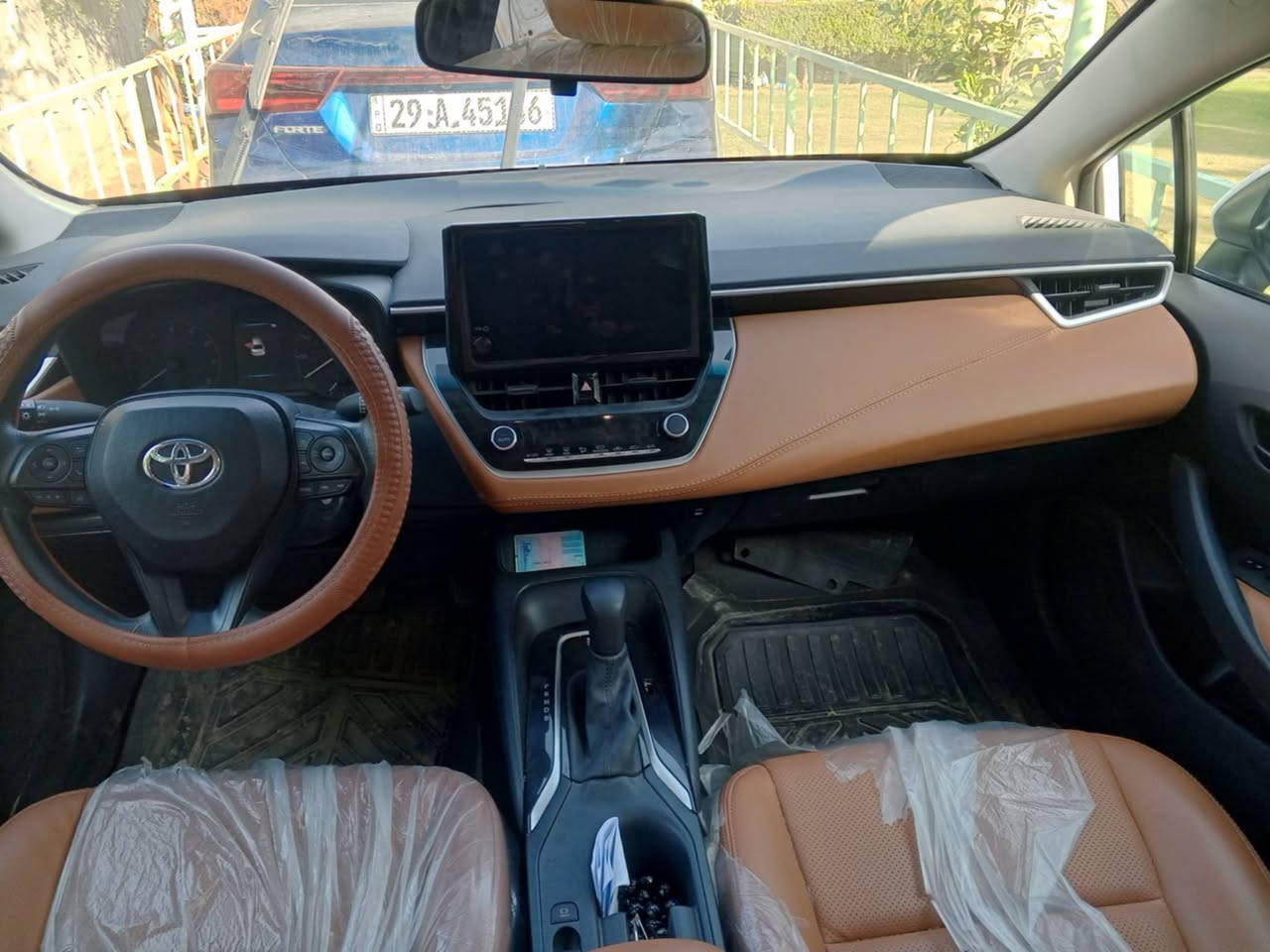 السلام عليكم كورلا معوقين واسط سياره جاهزه محرك كير تخم تاير حداديه تبريد كله وضع شركه بيها ضرر جاملع وبنيد بدون دواخل السعر 130 وبيها مجال للاستفسار على هذا الرقم ***********مكاني كوت
