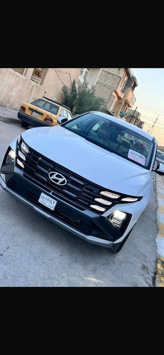 *توكسان موديل ٢٠٢٥                                        وارد أمريكي السيارة استيراد خاص باسمي بدون اي تبديل فقط صبغ مقدار شبر في البنيد وشبر في باب السائق والجاملغ الخلفي اعلى قبق  البنزين اثر احتكاك ماشية ١٦٥٠٠  الف كيلو متر للأستفسار الاتصال رقم الهاتف *********** *
