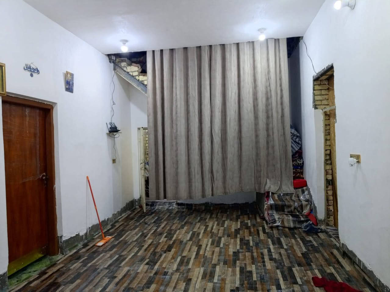 بيت للبيع وره حي صناعي بنيان جديد بي غرفتين وهول جبير عكاده وحمام وبي ثنين مناور وحمام وتواليت داخلي بلمنور بنيان طابوك وهو طابو زراعي مساحه 150 بي خدمات كهرباء وماي ومكانه خلف حي صناعي
 #الـرميثـــه الي يريد يدخلي خاص


**إذا كنت صاحب هذا الإعلان وتريد حذفه لأي سبب، رجاءا أرسل رسالة إلى الدعم الفني**