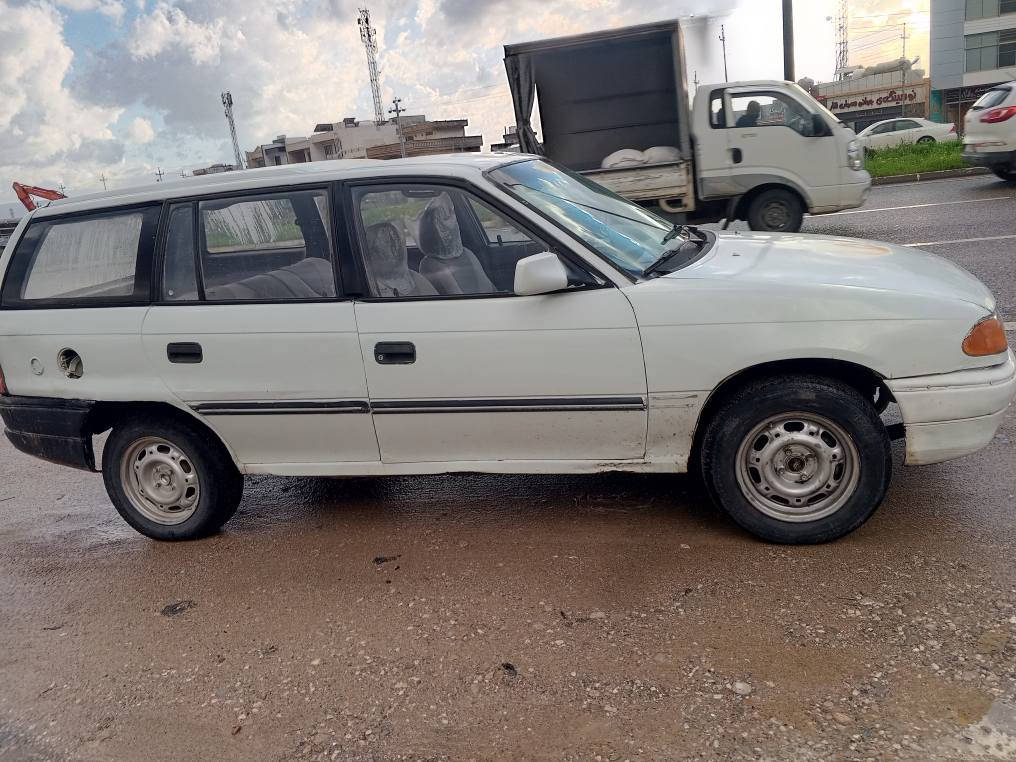 ئۆپڵ ئەسترا مۆدێل92سەنەویی دیالە بەشەرتی ئەوەلیات مەکینە شانزەیە گێڕ و مەکینەی مەزبوتە کارەبایی مەزبووتە دەحمی قورسی نیە شانسی و بەدەنی زۆر پاکە سەقف و شانی لێدراوی نیە بڕاوە و موس بەشەرت ئەوەلیاتی بەشەرت*********** السليمانية, العراق
