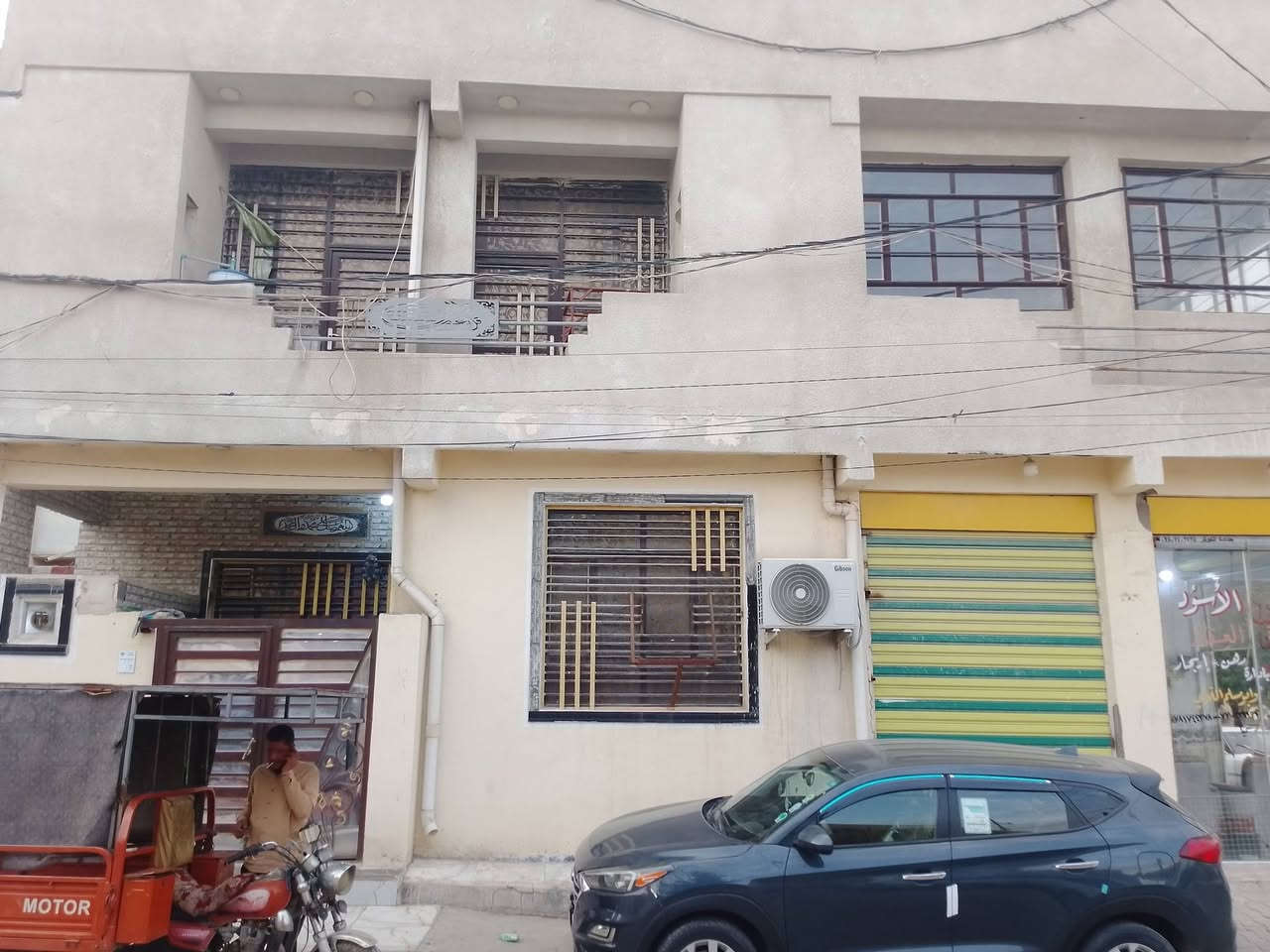 عرض مميز...
للبيع اوالاستثماراوالمراوس حسب القناعة... 

عقارمساحته210متر حي الغدير شارع٦٠ سايدين مقابل مجمع البديري للعروض الخاصة شارع سيد  هاشم المختار سابقا معروف بكل مكان تحويل جديد مصفر من الكهرباء والماء والضريبة سند جديد بأسمي بناء جديد حسب مواصفات هندسية الارضية رفت٧٥سم هيكلة دنك ورباطات تصميم بناية حد ست طوابق تأسيس الكهرباء بوري يحتوي على اربع محلات وقاعة وبيت طابقين خمس غرف نوم نظام سويت ومطابخ عدد٢ وصالتين واستقبال مفتوح على الصالة ممكن يتحول الى مجمع طبي اوروضة اطفال او معهد تدريس اومدرسةاهلية اومول او شركة او مقر لاي مشروع تجاري ناجح محسوب حساب التغيير ماتتعب ضلع اوضلعين تغير يصير بالتصميم اللي تريده حاليا وارد شهري سكني وتجاري بأسمي للاستفسار اكثر التواصل على الارقام التالية والواتساب والخاص

0732414850

0771036822


**إذا كنت صاحب هذا الإعلان وتريد حذفه لأي سبب، رجاءا أرسل رسالة إلى الدعم الفني**