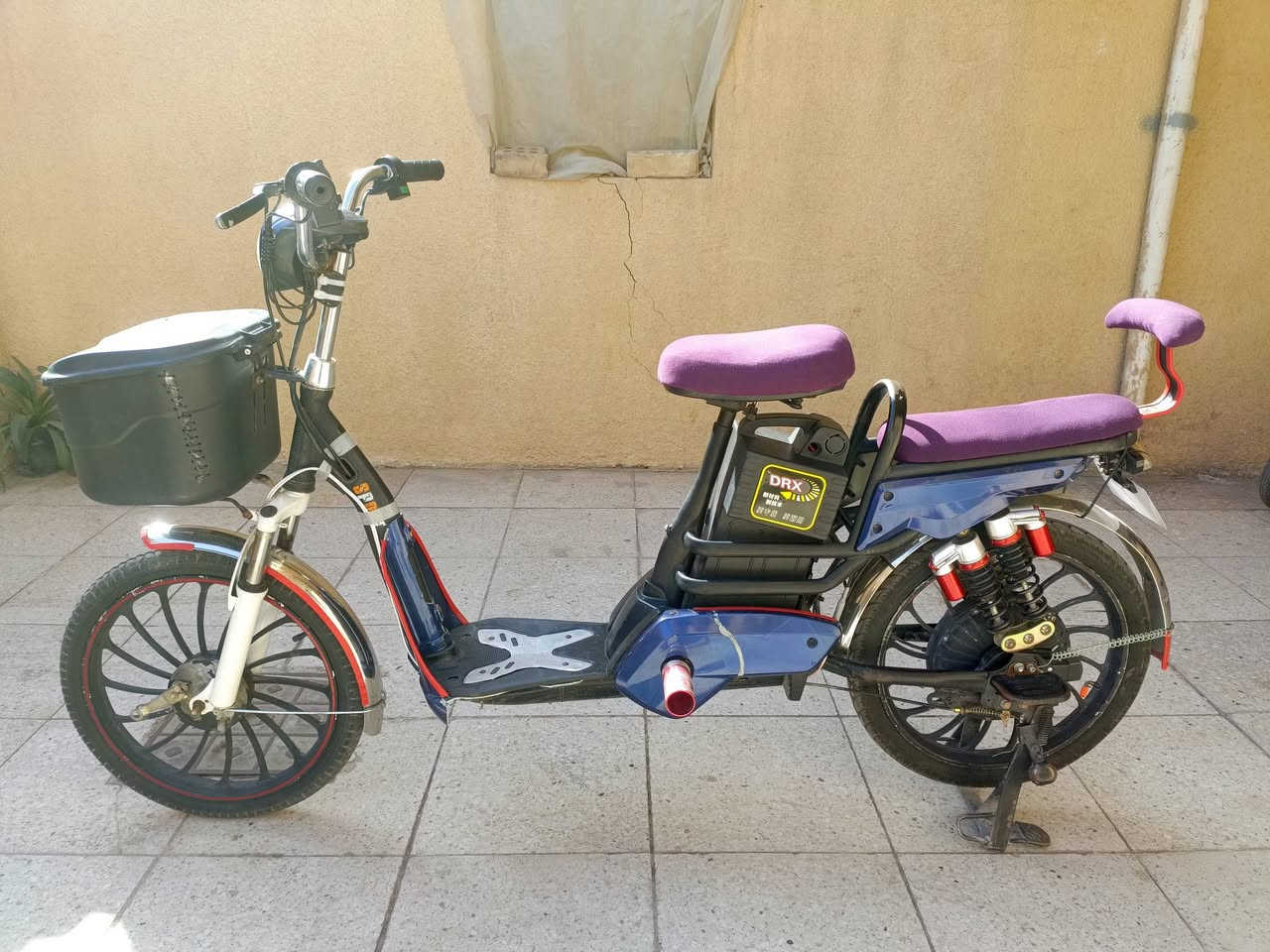 السلام عليكم
للبيع موطور شحن نوع سبورت اربع بطاريات البطاريات نضيفة سرعتة40 غراضة كامله سعرة ب 250الف وبي مجال بسيط رقمي ***********
