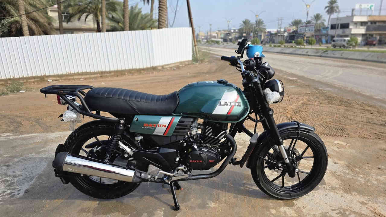 دايون لايتي موديل ٢٥ صارلها ٢٠ يوم من طالعه معرض مرقمه لوحات وسنويه ماشيه الفين  زيرو الدراجه رقم مميز هم  مكاني كربلاء سعرها ٢٩٠٠ وبيها مجال قليل ***********
