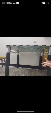 ميز طعام زجاجي • كراسي متضررة • ابو غریب شهداء