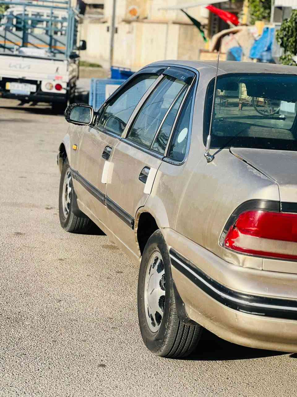 1995 كير عادي مكينه ال2000
رقم واسط تحويل مباشر 
تايرات تخم جديد صدر جديد 
سنويه منتهيه صارله 6 اشهر 
سعر 32
***********
