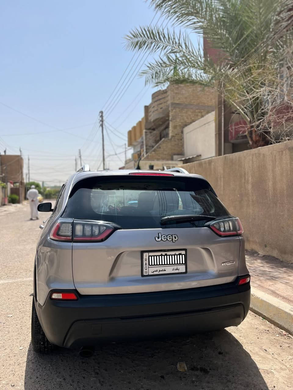 سلام عليكم جيب بزون 2019
ضرر: وارد امريكي حادثهة جاملغ و بنيد و نطخ عندي الجاملغ الثاني صبغتة  فقط باقي السيارة كفالة من الشخط
السيارة نضيفة ما ناقصهة برغي تجي تشوف بعينك 
صدر كامل جديد
زوج لايت جديد
مكينة نضيفة و ناعمة 
نظام تقليل صرف الوقود
شاشة جبيرة
كامرة خلفية
تبريد قطعتين 
كشنات جلد و كهرباء 
دخول ذكي تشغيل بصمة
السعر 135 بيها مجال 
مكاني بغداد البلديات 
الاستفسار :***********
