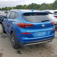 توسان  موديل ١٩ رقم بغداد  ماشيه ٩ الف ميل الحادث موضح بل صوره  المواص...