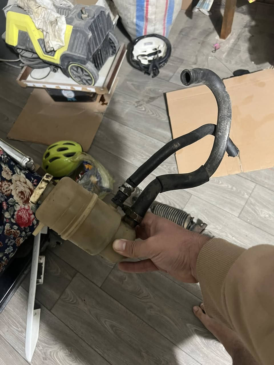 السلام عليكم غراض كلنت تفصيخ  
قيم واخذ اسعار كلهن مناسبة 
مكاني بغداد وعندي توصيل 
***********
