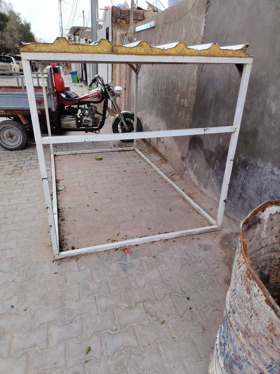 السلام عليكم محجر للبيع ***********
