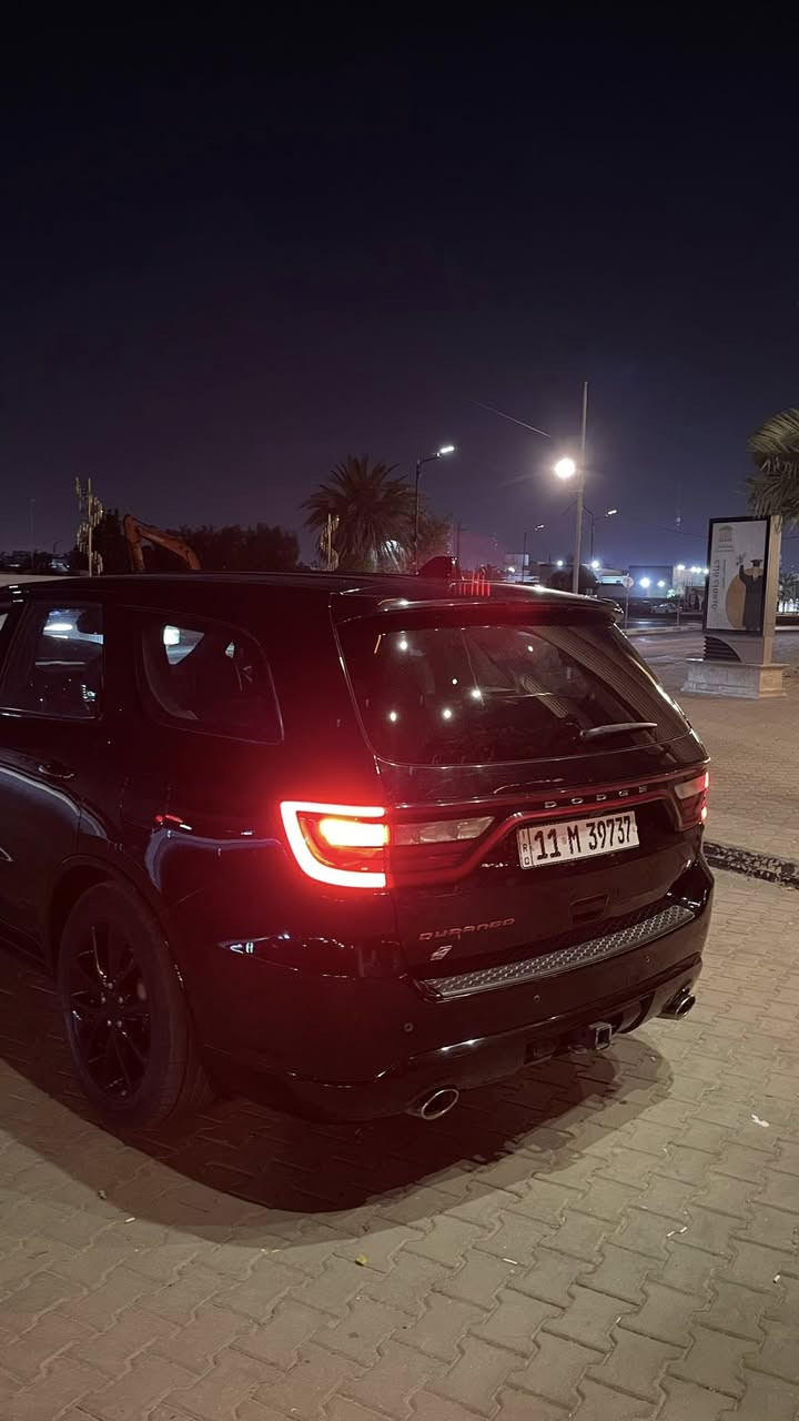 تفاصيل السيارة والمواصفات
النوع: دورنكو RT مكينة 8 سلندر 5700 هيمي VIP
المواصفات:
 1- تبريد 3 قطع
 2- كشنات كهرباء / تبريد / تدفئة
 3- حساسات اماميه وخلفيه ورادار امامي
 4- تحكم ستيرن كامل
 5- بصمة تشغيل عن بعد
 6- شاشة دشبول لمس فول تحكم تدعم Apple / Android
 7- نظام صوت من Beats
 8- ويل كب حجم 20 رياضي
 9- باب الجنطة اوتوماتيكي
 10- كشنات الخلفية فصل
والكثير من المواصفات...
حالة السيارة والسعر
 السياره مبدله دعاميته مال 2021
 حادث السيارة كما موضح بالصوره قطعتين فقط وهنا بالعراق جاملغ خلفي مرجع بارد ع كد شبر ونص
 سياره مكفوله من الشاصي واللغود
 السياره بيهه شوي  تكحيل شرط الفحص 
 السيارة باسمي والتحويل ثاني يوم
 السعر: 215 وبيها مجال قليل
***********
