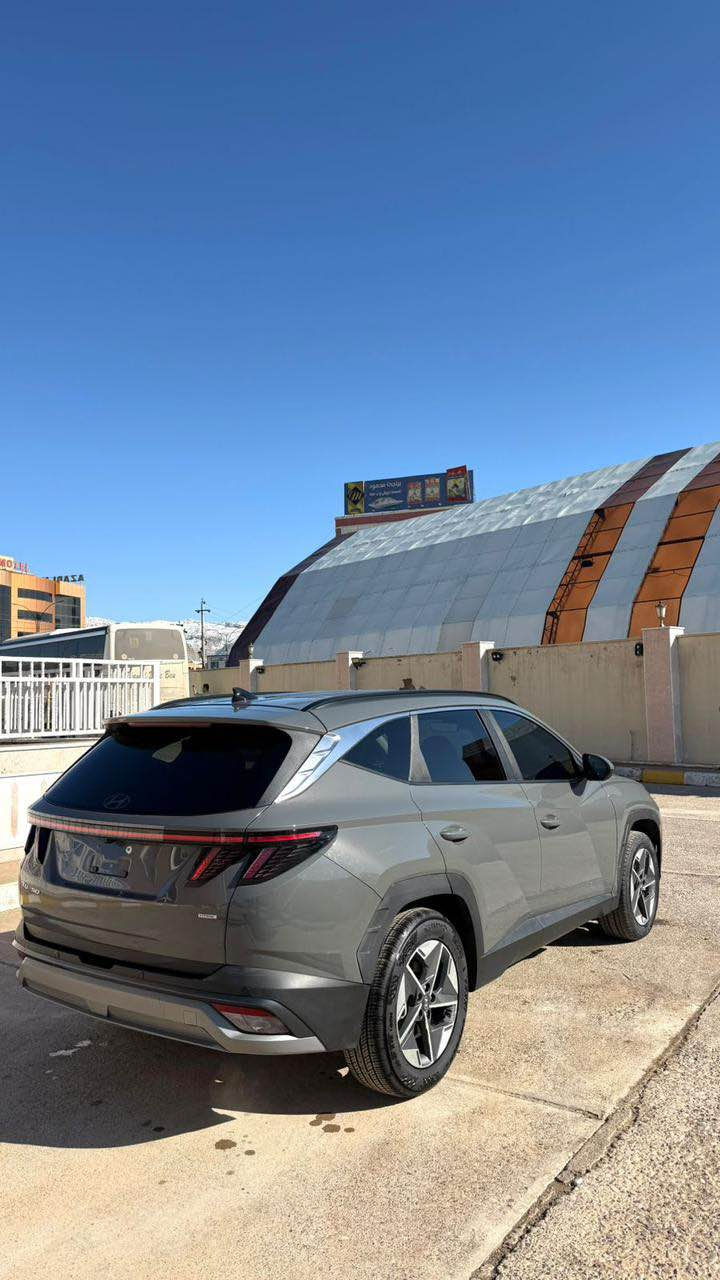 السلام عليكم 
هیوندای تكسون 2025
سعر :185 
  
عداد المسافه : 5 الف
حجم المحرك : 2.5L (4.سلندر )
السياره کامله و جاهزه بدون مصرف 
ملاحظه : بوند وچاملغ  صبغ بدون نقطه دواخل 100% 

فول مواصفات 
فتحة سقف 
دةبل اكسل 𝟒𝐱𝟒
تتقدم وترجع بريمونت
كيج الكــــتروني 
انــــارة دشبول
بصمة ابواب
بصمة تشغيل 
تشغيل عن بعد (𝐑𝐄𝐌𝐎𝐓𝐄 𝐒𝐓𝐀𝐑𝐓)
شاحن هاتف لاسلكي
شاشة دشبول ديجيتال
شفتات استيرن
هاند بريك بصمة
اوتو بارك (𝐀𝐔𝐓𝐎 𝐏𝐀𝐑𝐊)
اوتو هولد (𝐀𝐔𝐓𝐎 𝐇𝐎𝐋𝐃)
اوتو ستارت (𝐀𝐔𝐓𝐎 𝐒𝐓𝐀𝐑𝐓)
اوتو ستوب (𝐀𝐔𝐓𝐎 𝐒𝐓𝐎𝐏)
رادار 360
رادار امامي (تحديد مسار)
رادار جانبي  (نقاط عمياء)
رادار خلفي (التحذير من الاصطدام)
حساسات 360
حساسات امامي
حساسات جانبي 
حساسات خلفي
نظام (𝐒𝐌𝐀𝐑𝐓)
نظام (𝐒𝐏𝐎𝐑𝐓)
نظام (𝐂𝐎𝐌𝐅𝐎𝐑)
نطام (𝐄𝐂𝐎)
نظام(𝐒𝐍𝐎𝐖)
كشنات أبيض بلادى 
جميع كشنات كهربائي
كشنات خزن+ميموري 
كشنات تبريد امامي 
كشنات هيتر  امامي وخلفي
تحكمات استيرن
استيرن هيتر
تبريد لمس
تبريد مركزي 
صندوق شفط كهربائي 
لايتات (𝐋𝐄𝐃) لید عدسة زينون 
بكلايتات (𝐋𝐄𝐃) لید
 ويل كروم 
تفاصيل اكثر الاتصال علی ارقام التاليه  
[[***********]]
‏ WhatsApp - Vibir
☎️ [[***********]]

عنوان📍عقره اكر, نينوى
