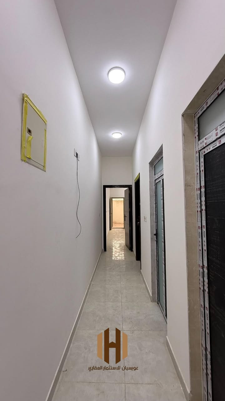 📢 شقق سكنية مميزة للإيجار – المشراق الجديد🤩🔥

فرصة رائعة للسكن في منطقة المشراق الجديد، شقق حديثة وموقعها جداً مرتب وقريب من شارع الوفود، مناسبة للعوائل الباحثة عن الراحة والهدوء.

🔹 تفاصيل الشقق:

* غرفتين نوم + صالة واسعة
* المساحة: 125 متر
* متوفر شقق أرضي + طابق أول
* بناية جديدة وغير مسكونة
* تصميم عملي ومريح للعوائل

🔹 المميزات:

* موقع هادئ ومرتب جداً
* قريب من الشارع العام والخدمات
* مناسب للعوائل بشكل مثالي
* سهولة وصول ومكان نظيف وآمن
* تشطيب جيد وبيئة سكنية مريحة

💰 سعر الإيجار: 800,000 دينار عراقي شهرياً

🔥 الطلب عالي والعروض محدودة 🔥
📈 يوجد المزيد من العروض والطلبات بكثرة

📞 للاستفسار والتواصل:
***********
