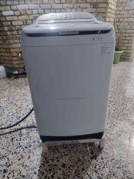 السلام عليكم 
غساله اوتماتيك شغاله كلشي ما بيه جديده 13كيلو مكاني كوت 
الاتصال ع الرقم ***********
