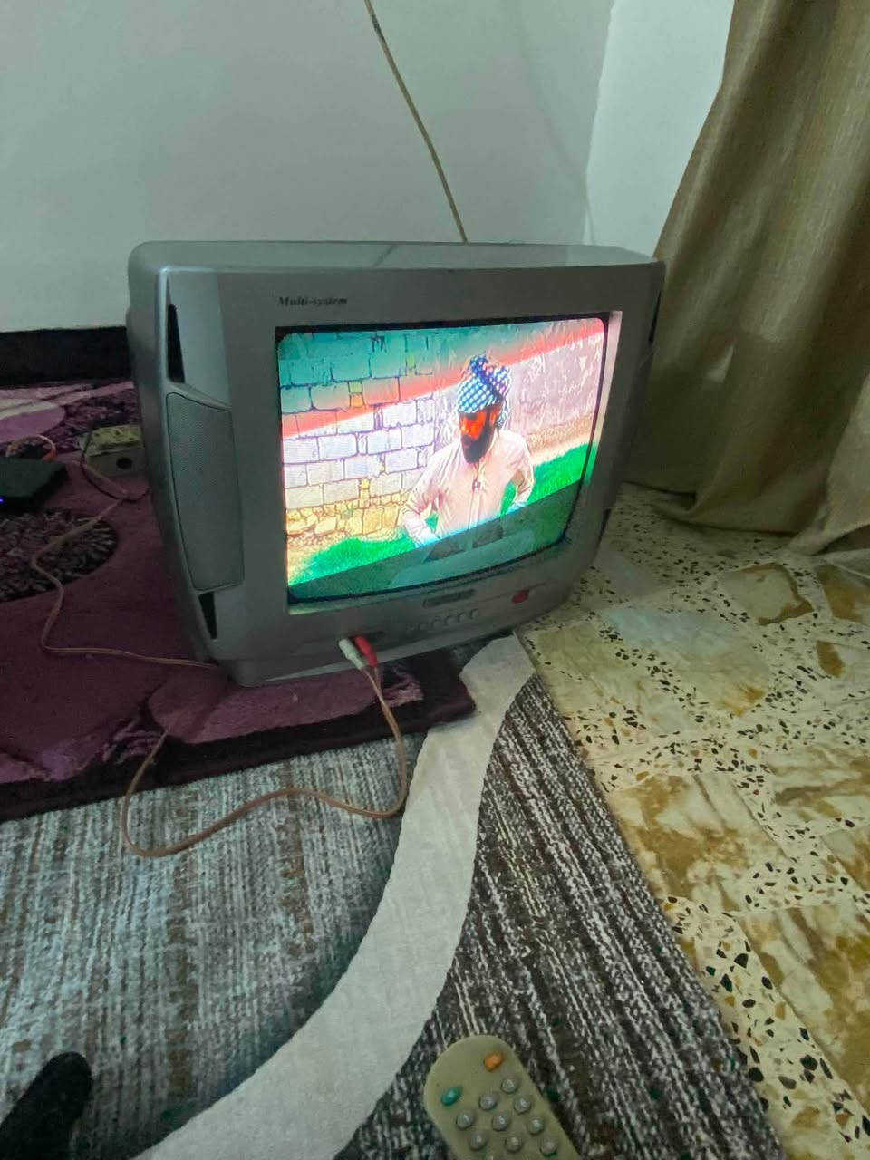 تلفزيون مع ريمونت الحجم الصغير
النضافه مالته زينه
السعر 20 ألف مع التوصيل نهايته
الشرح+المعلومات داخل الفيديو.


**إذا كنت صاحب هذا الإعلان وتريد حذفه لأي سبب، رجاءا أرسل رسالة إلى الدعم الفني**