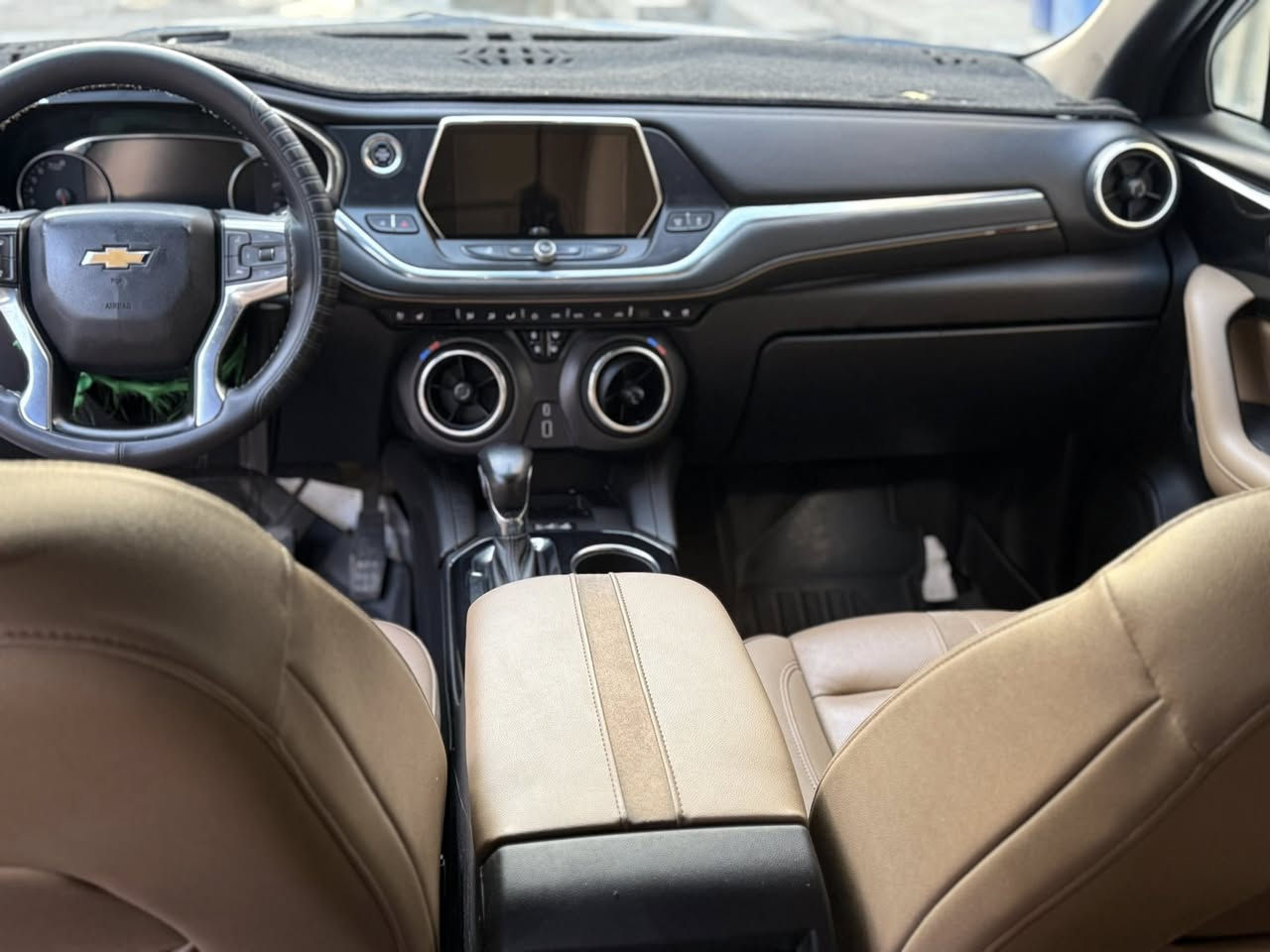 بيع او مراوس بلايزر 2022 بريميرا  فول 1/1  محرك 6 سلندر  رقم بغداد السياره حادثها موضح بلصوره سعرها 240 وييها مجال اي اسنفسار ***********
