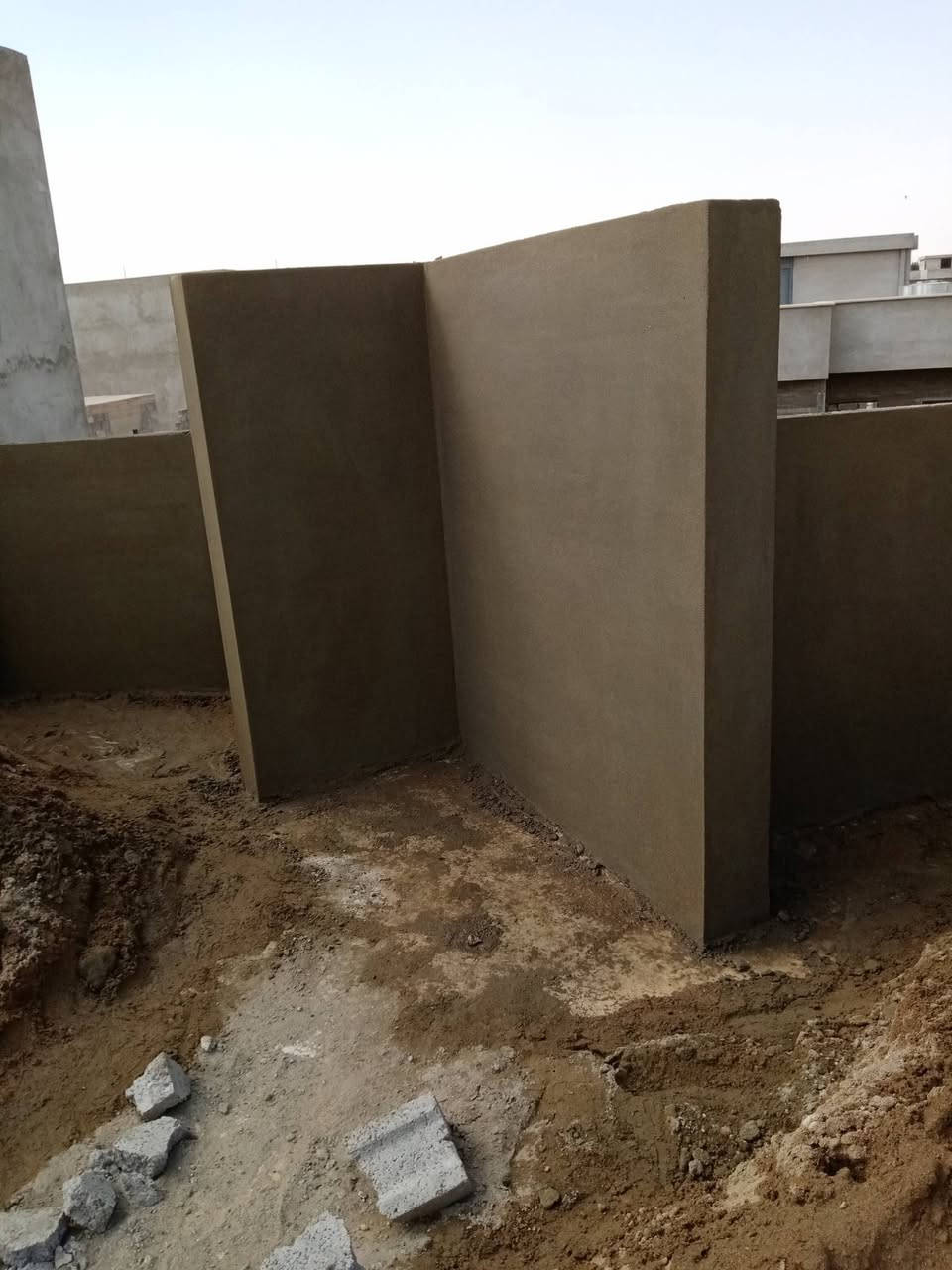 السلام عليكم لباخ متفرغ حاليا  لبخ رقم واحد شرط هندسي وشغل نضيف
سعر المتر 1750
للتواصل 

كورك ***********

اسيا  ***********
