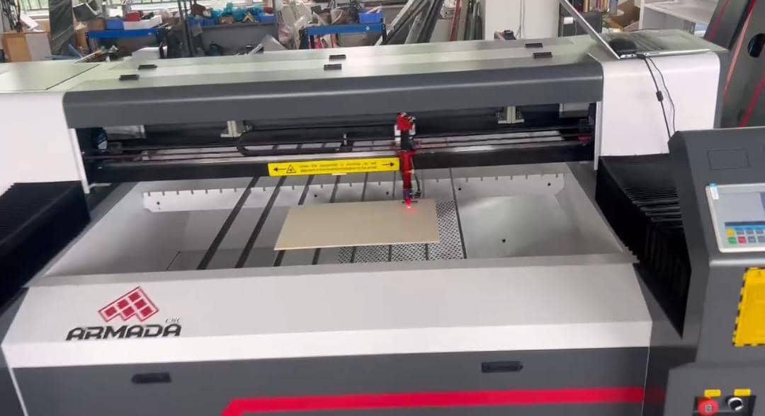 #آلات #ليزر #للصناعات الخشبيه والدعاية والإعلان الصناعات الجلدية  والبلاستيك وألواح الاكريليك ......
مكنة #ليزر_Co2 الاحترافية 
🔸جودة قطع متميزة  وسطح أملس بدون أي نتوءات 
🔸معالجة منتجات دقيقة 
 ومتنوعة 
🔸تدخل في قص ونقش وزخرفة مجموعة متنوعة من المواد والخامات
💎سماكات ومساحات عمل مختلفة 
60*90
90*130
100*160
130*250
💎جلسات دعم فني اونلاين 
فريق كبير مختص  للرد عليكم واتس اب عبر الرقم 
008618954507672


**إذا كنت صاحب هذا الإعلان وتريد حذفه لأي سبب، رجاءا أرسل رسالة إلى الدعم الفني**