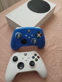Xbox Series S • ألعاب قوية • يد أصلية
