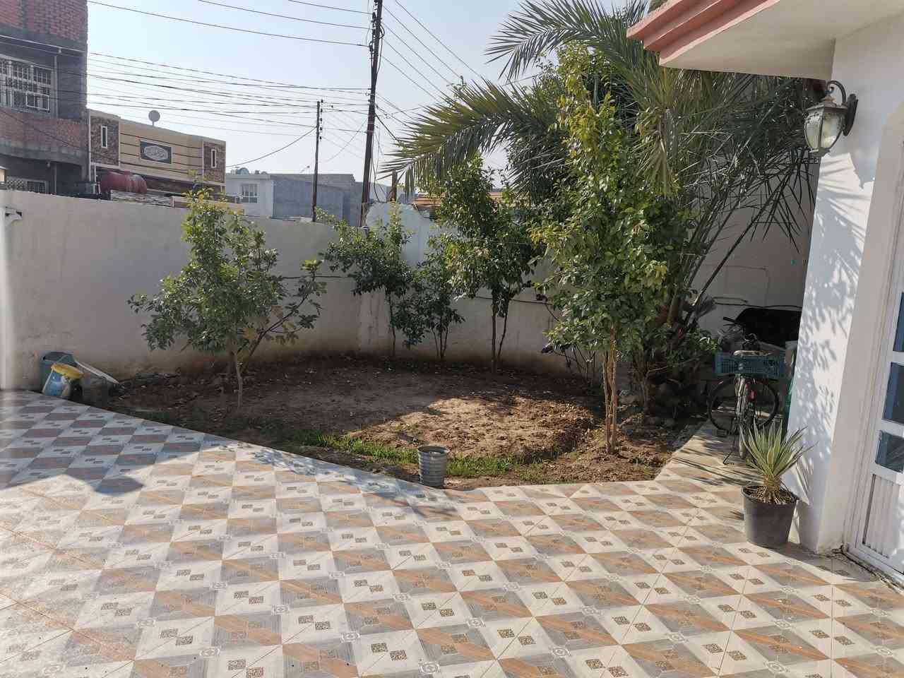 للبيع
بيت في الحديد /حي الاملاك المساحة ٣٠٠متر
الطابق الا ضي يحت ي علي ٢ غرف نوم وصاله ومطبخ
ااسعر جدا مناسب التواثل على
***********
