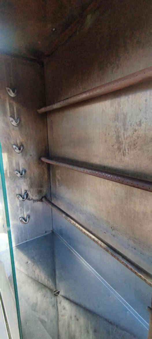 السلام عليكم شواية دجاج للبيع (6شيش) غراضها كامل الماطور شغال وما ناقصها غير ( تاير ) كل ملحقاتها موجودة مكانها بغداد السعر 300 وبيها مجال
 الرقم *********** متواجد فقط واتساب
