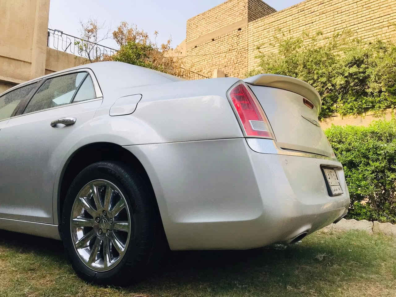 سلام عليكم
للبيع  اوباما 
موديل 2012

السيارة فول مواصفات 
حادثها باب وراه السايق والجاملغ الخلفي 
وبيها بارد هنا موجود مقطع فيديو لتوضيح 
مكينه سته سلندر 3600 
المواصفات :
بانوراما ( فتحه سقف طكتين ) 
بصمه ( ابواب + تشغيل + جنطه )
تشغيل عن بعد 
ويل 18
لايت زنون عالي ناصي 
كامره خلفيه 
كشنات جلد 
شاشة كبيرة اس ار تي 
كشنات اماميه كهرباء 
اربع كشنات تدفئه 
تحكم بالستيرن  
كير طياره 
#السعر 155 وبيها مجال 
مكان السيارة بغداد الدورة 
للاستفسار اكثر اتصل ع الرقم 
‭ 0790 164 4281‬
