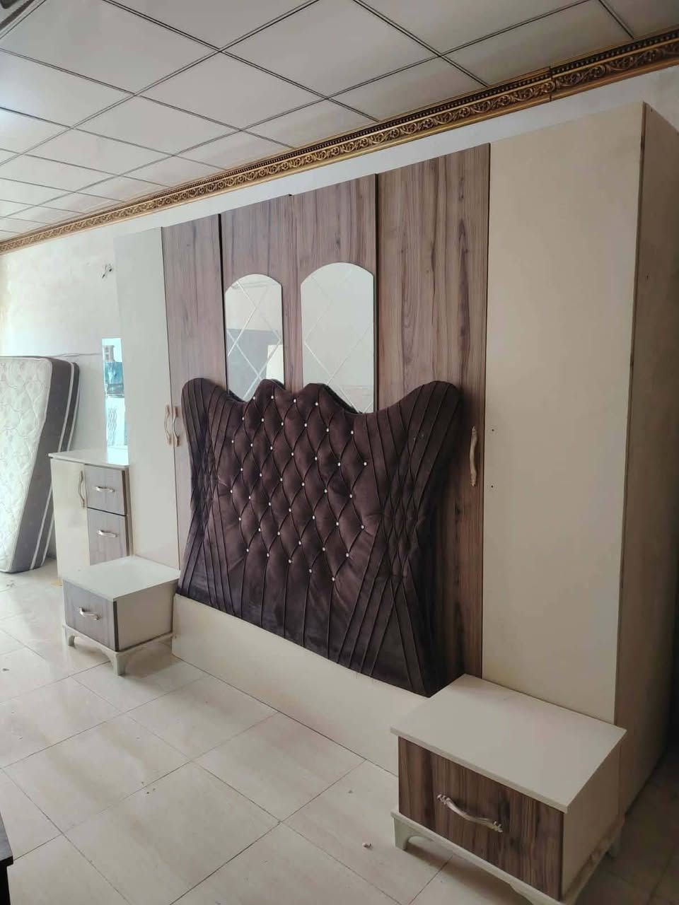 غرفه تركيا خمس قطع نظافه فول للبيع.
توصيل وشد مجاني داخل اربيل.


**إذا كنت صاحب هذا الإعلان وتريد حذفه لأي سبب، رجاءا أرسل رسالة إلى الدعم الفني**