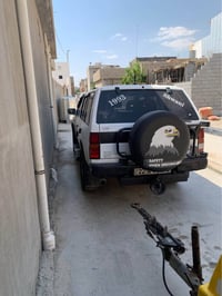 نيسان تيرانو • ١٩٩٣ • رقم هولير