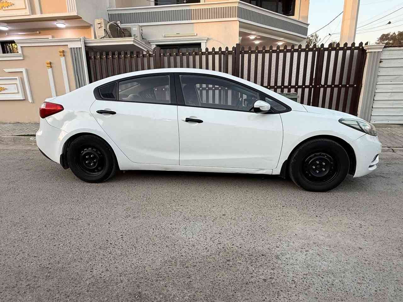 يا الله
السلام عليكم 
كيا سيراتو ٢٠١٤ خليجي
مكينه 1600 مفتوح
قطعتين صبغ باب وجاملغ خلف السكن
تبريد تدفئه
طخم تاير جديد
شاشه كامره دواره
منضومه زنون
رقم اربيل الجديد
سنويه ل ٢٠٢٧
السعر ١١٠ وبيه مجال
عنوان بغداد الكرخ 
الشراي يتصل ***********/***********
السعر ١١٠ وبيه مجال
