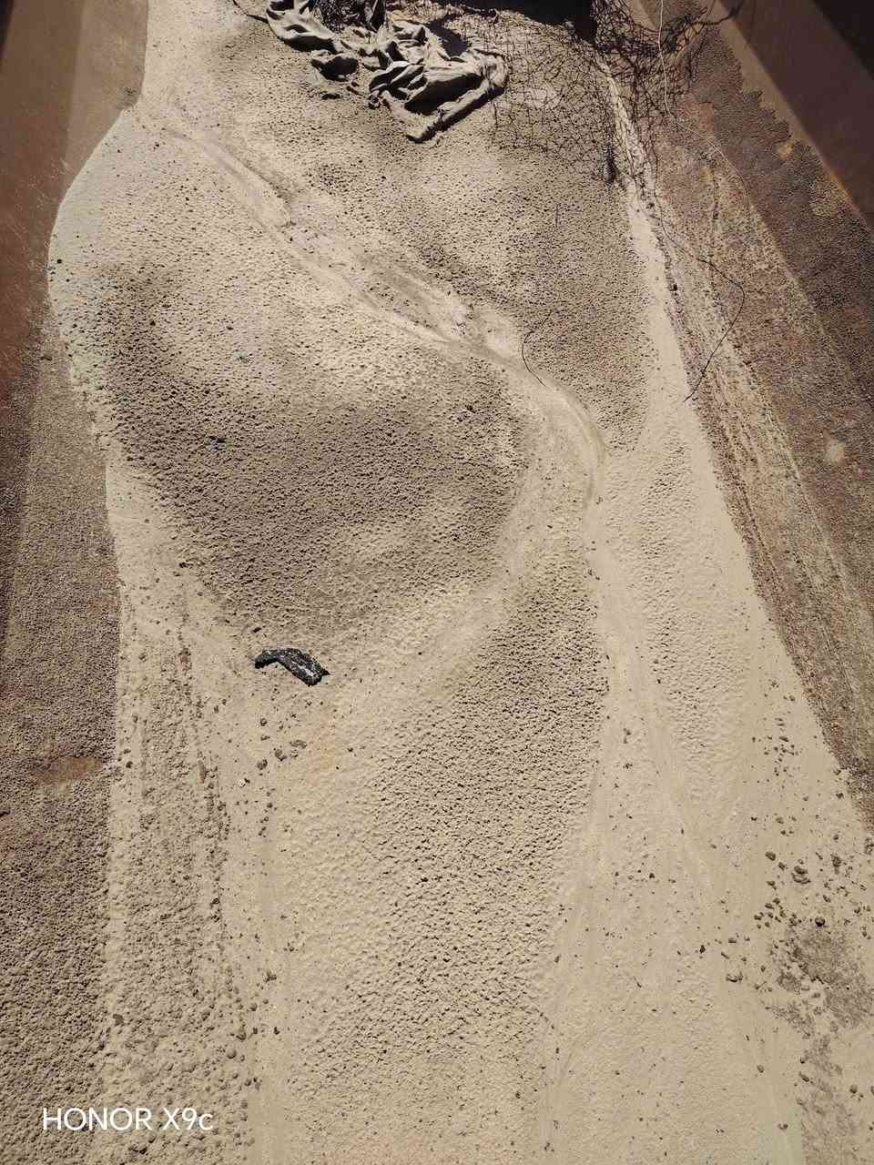 السلام عليكم مان للبيع
مع نساف مالتها محرك كايم 
رقم شمالي 
اتصل ***********
***********
