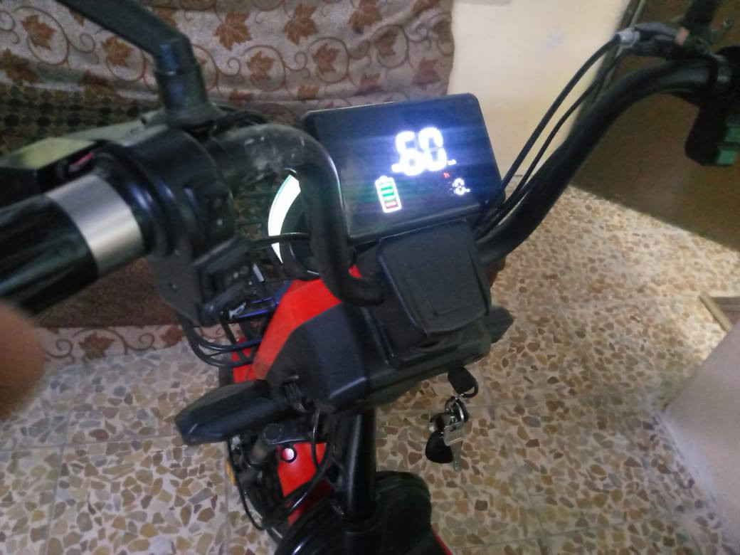 السلام عليكم ماطور شحن للبيع
حجم 14

سرعة 60 بس يمشي أكثر 

4 بطاريات 
وبي بصمتين 
كلشي شغال بي 
بايدر لاغي اني

امرايه مكسورة بس ابدلها عادي الك

سعر 225 وبي مجال

موصل جانب الايمن

رقم الهاتف ***********
