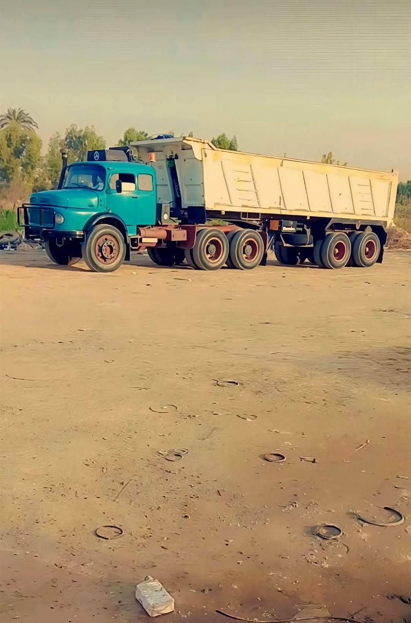 لسلام عليكم مارسيدس تريله قلاب82 للبيع راس وعربه جاهزه للعمل سنويه مجدده بسمي الاستفسار ***********.                      ***********
