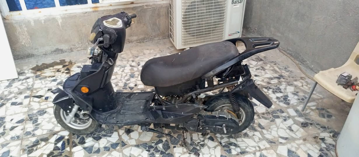 عندي هاي الدراجه للبيع سكنز محرك ماكس صيني دراجه ولا غلطه بس يحتاجلها كفرات وكفراتها رخيصه الدراجه مبدل الها دهن جديد واتكفلك بيها من السرقه السعر 375 الف 
تواصل واتس 
***********

