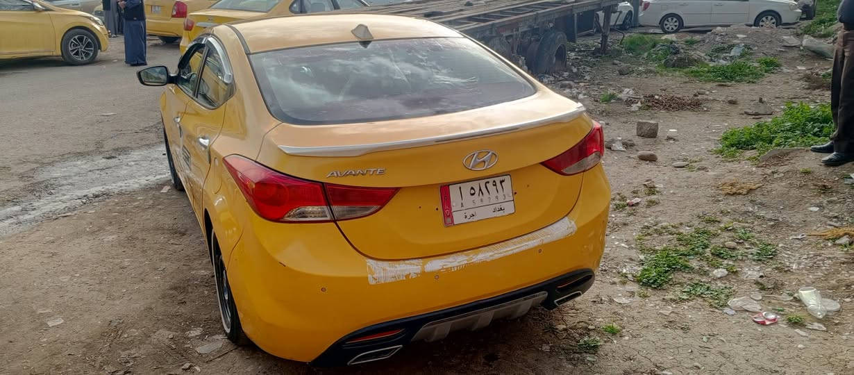 السلام عليكم افانتي موديل 2012 سياره مفوله كير ومحرك حاويه تدفئه تبريد  امرايات شفط اشارات بالمري  كامره نظام ايكو   تدفئه بلكشنات مثبت سرعه  محرك 1600 تخم تاير باتري جديد دوشمه جديده خليجيه مكفوله من الضربه  والتبديل السعر105وبيه مجال العنون موصل  ***********
