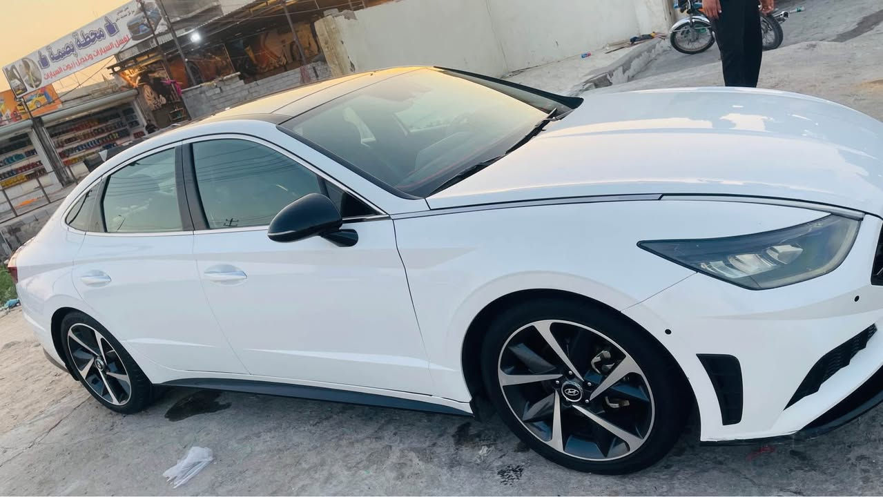 سوناتا 2021
فول مواصفات 1/1 
محرك 1.6 توربو  
ماشيه43
بصمة
تشغيل عن بعد 
اوتو بارك 
اوتو هولد 
حساسات امامي خلفي 
شاشة كبيرة 
كشن جلد 
٤ انظمة قيادة 
فتحة بانوراما 
رادار امامي 
رادار خلفي 
تحديد مسار 
لايت امامي Led 
كشنات تدفئة + تحكم كهرباء 
بك لايت Led 
سايد بريك بصمة 
شفتات ستيرن 
شحن لاسلكي 
كيجات ديجيتال 
تبريد امامي خلفي 
اشاير بالمري 
رادار جانبي.  
رقم اربيل +سنويه ل28
السيارة وارد امريكي حادث بنيد وجاملغ صور الحادث
 موجوده
البصره كرمة علي
175 بيها مجال للشراي

***********
