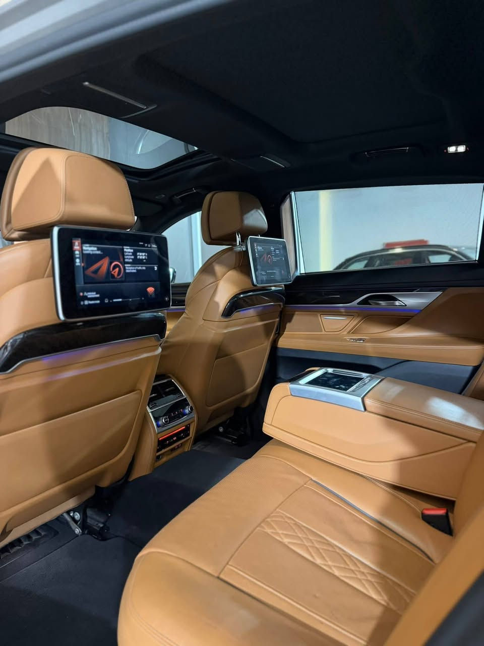 ‏740Li ( individual ) طلب خاص لون مميز مات بلادي🔥🔥

موديل : 2021

السيارة بلادي لوها طافي و طلب خاص
 خليجي وكالة العروش 

مواصفات السيارة فول الفول و طلب خاص
بنوراما سكف sky lounge

كشنات اندفجوال و لون مشمشي

شاشات خلفية و ايباد بيها تتحكم السيارة

جكات تصعد و تنزل

عطر بالدشبول ويا التبريد  

قيادة ذاتية و رادارات و حساسات و اوتو ستوب و اوتو هولد و اوتو ستارت 
بعد هواي مواصفات بيها متنذكر

السيارة مكفول من الصبغ✅

المحرك مو لازم اسولف بيها لان السيارة اخت الزيرو 🔥

للاستفسار : ***********

العنوان : السليمانية المعارض الجديدة شركة ازمر اوتو معرض رقم ٣٤
