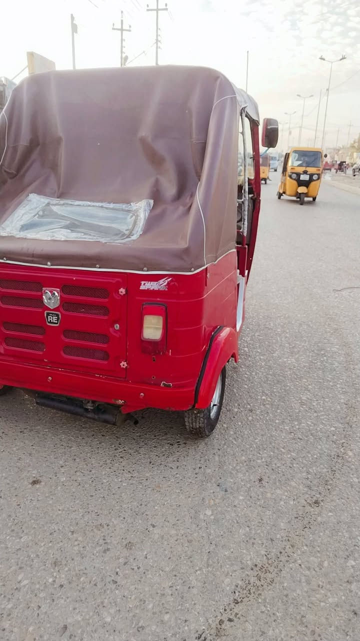 سلام عليكم تكتك 18 ماكينتها مال 20 اوراق وكيل شاكر السعر 3500 وبيها مجال***********
