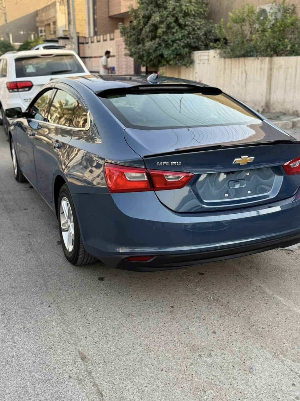 سلام عليكم 
للبيع 
شوفرليت ماليبو LT
موديل 2024
رقم بغداد 
ماشيه 37000KM
السعر 165$
السياره جديده بيه مجال بسيط 
مكان السياره بغداد 
للاتصال ***********
