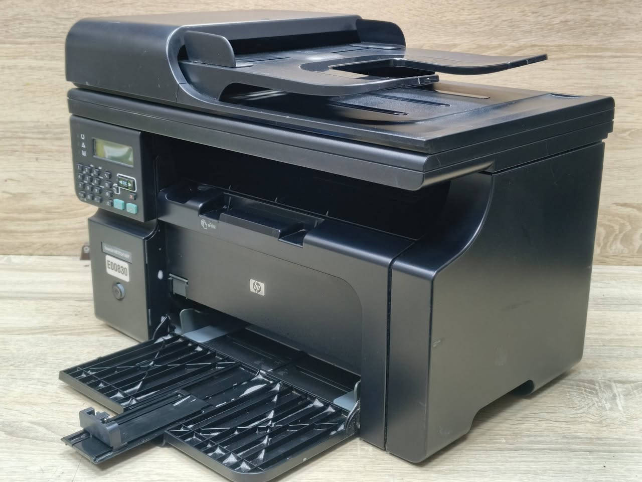 طابعة hp موديل laser jet M1212MFP اسود وابيض ليزري  مستعمل بحالة ممتازة سعر الحبر 10 الف تطبع 1600 نسخة نوع الحبر باودر سرعة طباعة 18 ورقة بالدقيقة وجه واحد استنساخ طباعة سكنر  تحتوي على فيدر لطباعة الملازم ومجموعة اوراق بامر واحد مع امكانية استخدامه في الارشفة الالكترونية 🚦سعر الطابعة 145 الف 🚦مع كاترج جديد وكيبل كومبيوتر وكيبل كهرباء وقرص تعريف للطلب *********** / *********** يوجد توصيل لكل المحافظات نسبة نظافة الجهاز ,90% ضمان تشغيل وفحص...
#الصفوة
#طابعتي
